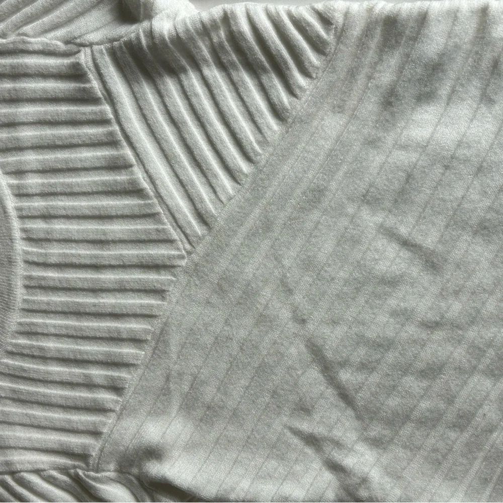 Chic White Ribbed Sweater - Picture 7 of 11